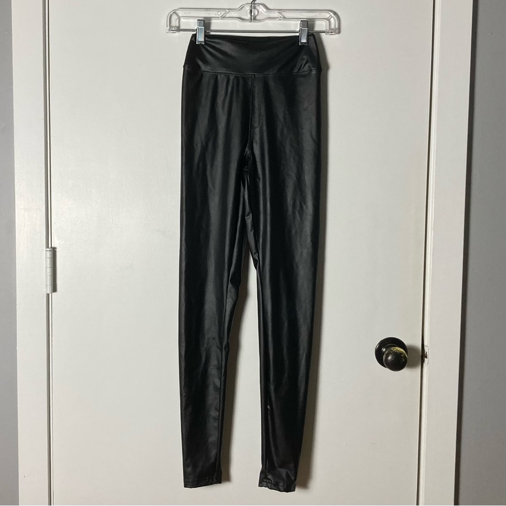 Offline by Aerie Faux Leather Leggings Size S/P 💗